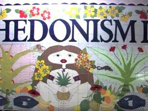 Что кроется за словом "Hedonism" в названии отеля?
