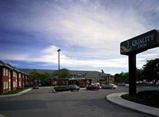 Quality Inn Airport West 3*