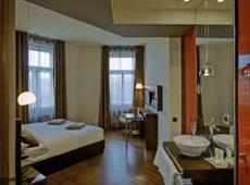 987 Prague Hotel 4*