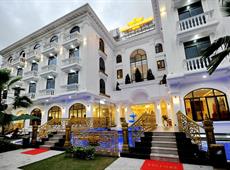 Crown Nguyen Hoang Hotel 3*