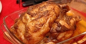 Курица запеченная в сметане по-карельски