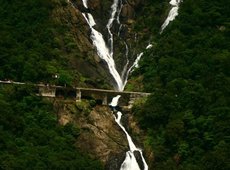 Водопад Дудхсагар (Waterfall wonders)