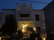 Acropolis Hotel 2*
