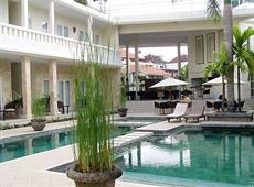 Bali Court Hotel & Apartments 4*