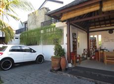 Seminyak Townhouse Bali 3*
