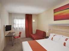 Holiday Inn Express Barcelona - Sant Cugat 3*