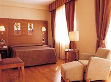 Hotel NH Madrid Sanvy 4*