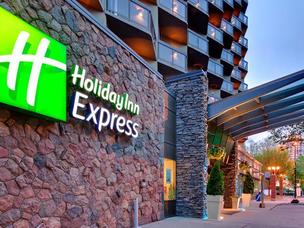 Holiday Inn Express Downtown 3*
