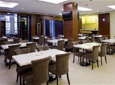 Holiday Inn Express Shanghai Jinqiao Central 3*