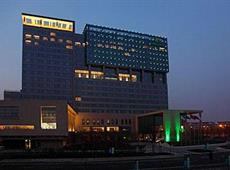 Holiday Inn Shanghai West 4*