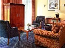 Courtyard by Marriott Warsaw Airport 4*