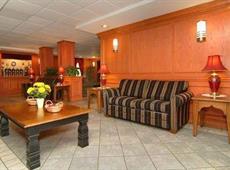 Comfort Inn & Suites Airport 2*