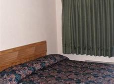 Town House Motel 2*