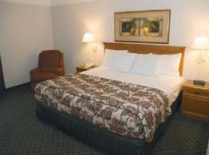 La Quinta Inn & Suites 3*