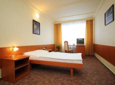 Top Hotel Prague Leisure Centre 3*