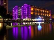 Holiday Inn Express Paris Canal De La Villette 3*