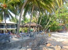 Sri Gemunu Beach Resort 2*