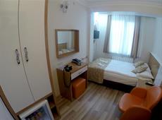 Lal Hotel 3*