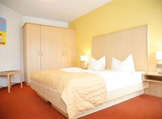 HSH Hotel Apartments Mitte 4*