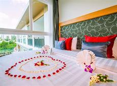 Grand Naiharn Suite 3*