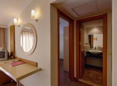 Akalia Suite Hotel & Spa 4*