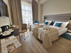 EA Hotel New Town 4*