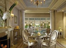 Four Seasons Hotel George V 5*