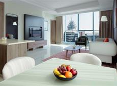 Radisson Blu Hotel Apartments Dubai Silicon Oasis 4*