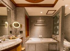 Royal Wing Suites & Spa 5*