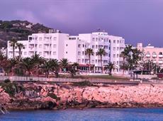 Astreas Beach Hotel Apartments 3*