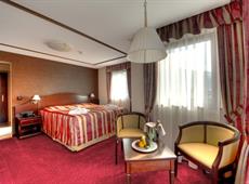 Hotel Zur Burg 4*