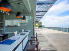 Surin Beach Resort 4*