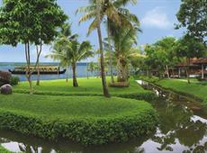 Kumarakom Lake Resort 5*