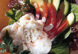 Салат из морепродуктов и авокадо