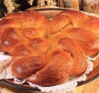 Греческий пасхальный хлеб